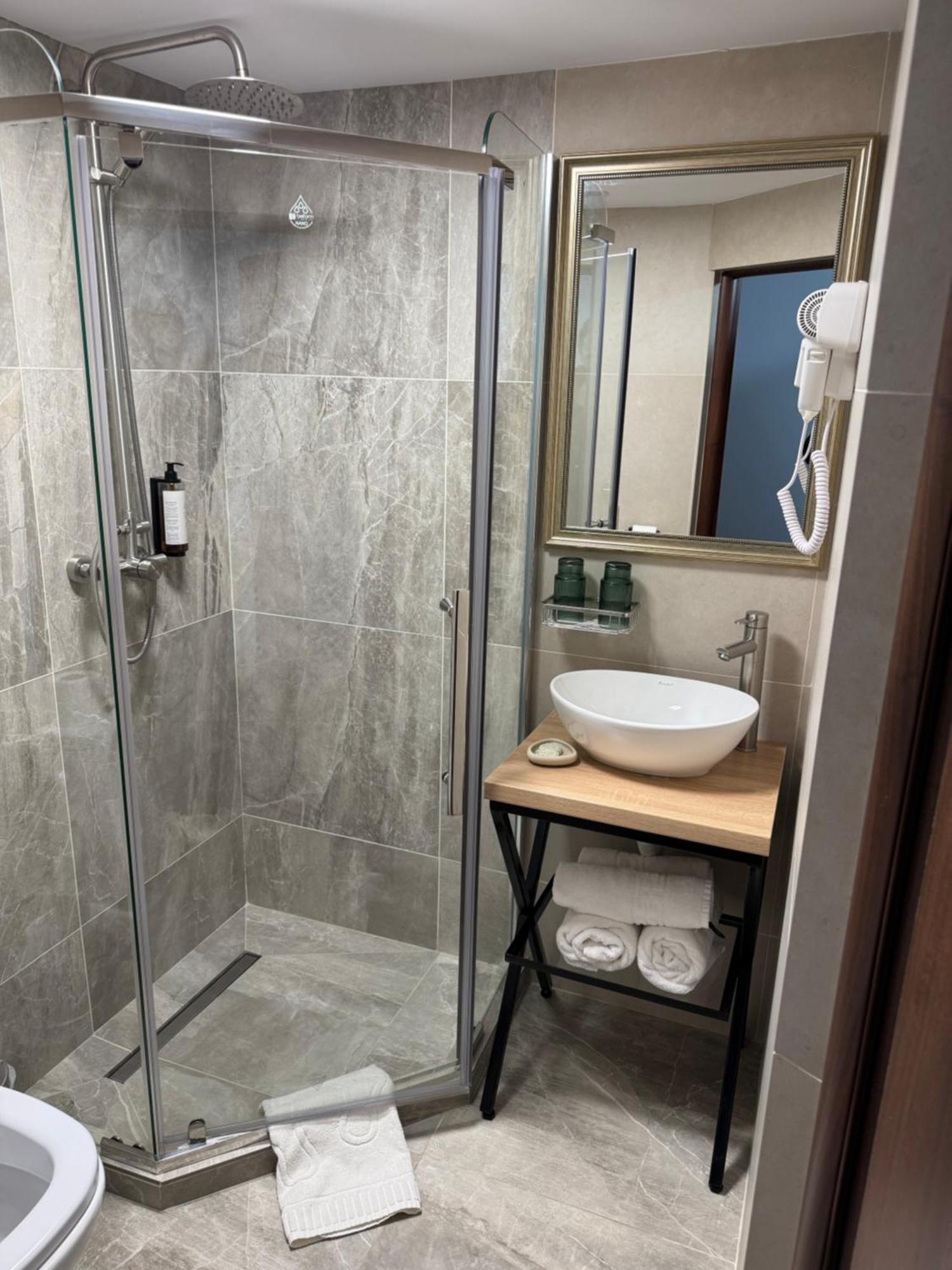 La Coltul Castelului Bran Boutique Hotel Екстериор снимка