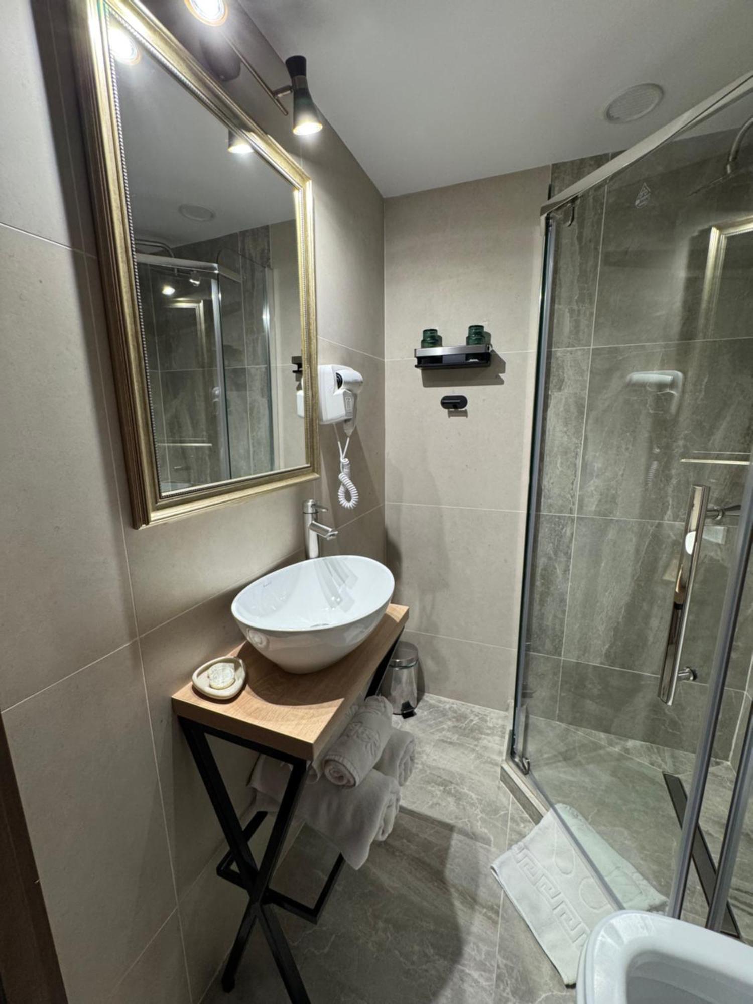 La Coltul Castelului Bran Boutique Hotel Екстериор снимка