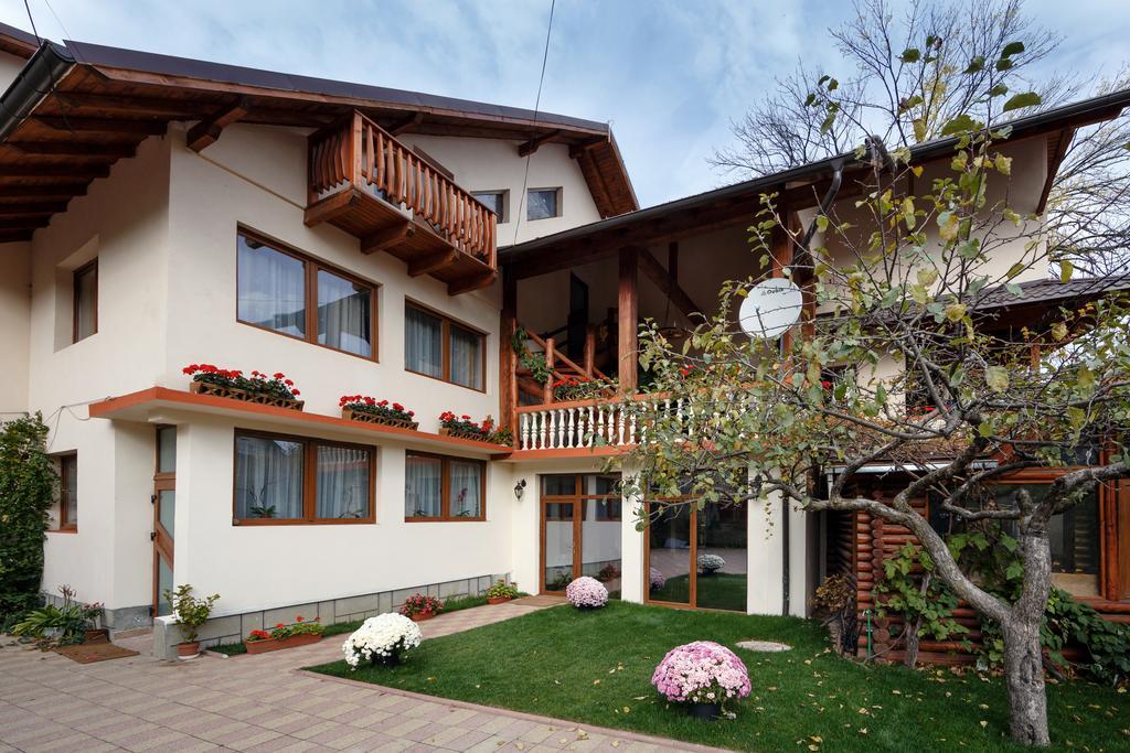 La Coltul Castelului Bran Boutique Hotel Екстериор снимка